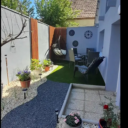 Relax Garden Terrace 수메그
