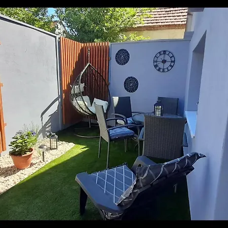 Relax Garden Terrace